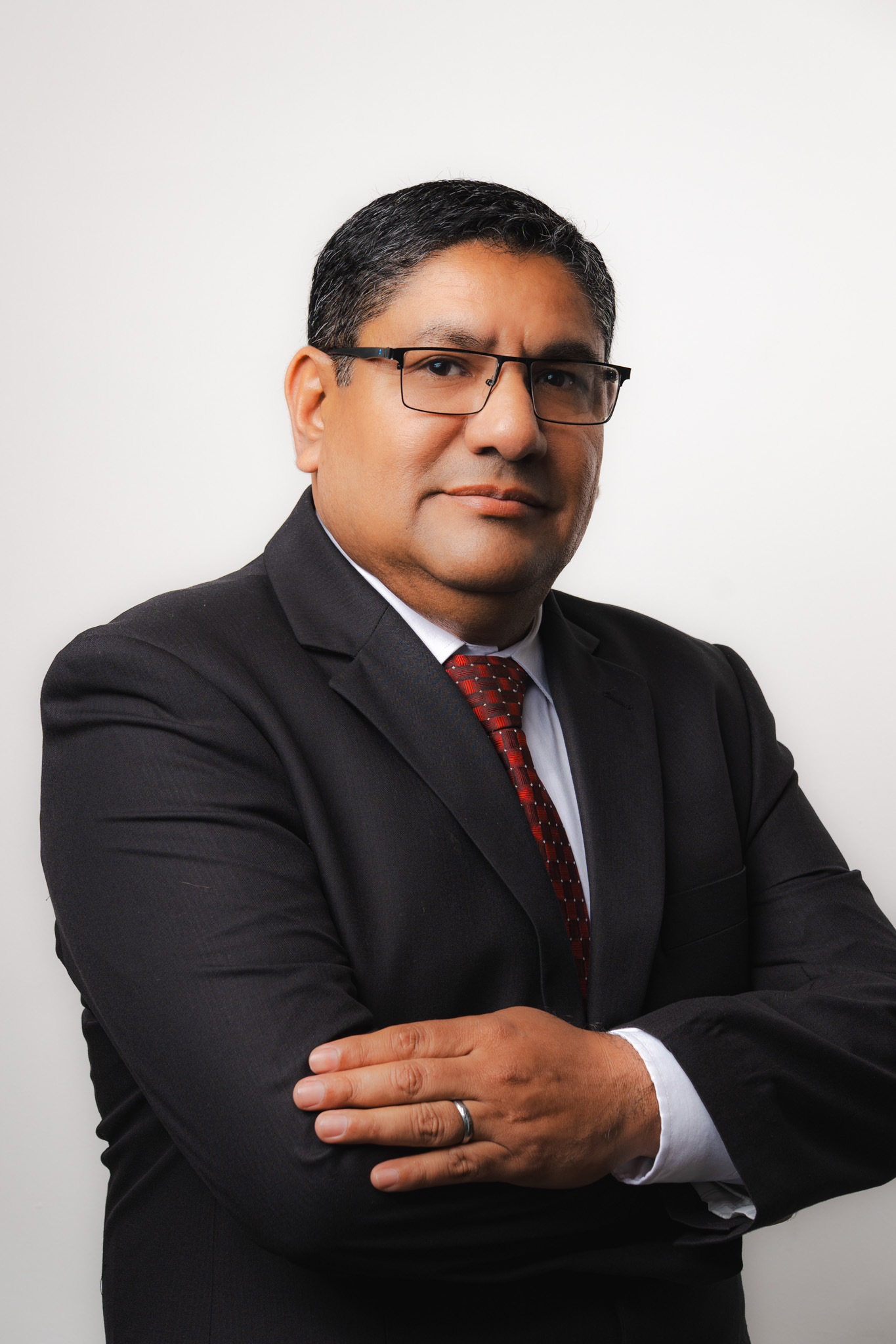 Ab. Edison Cañizares Vera - Asociado