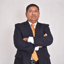 Ab. Carlos Cañizares - Socio del Estudio Jurídico Castro Reyes & Cañizares, experto en planificación fiscal y derecho tributario